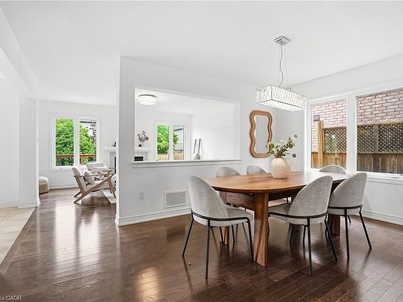 3rd image of 6414 Dilalla Cres
