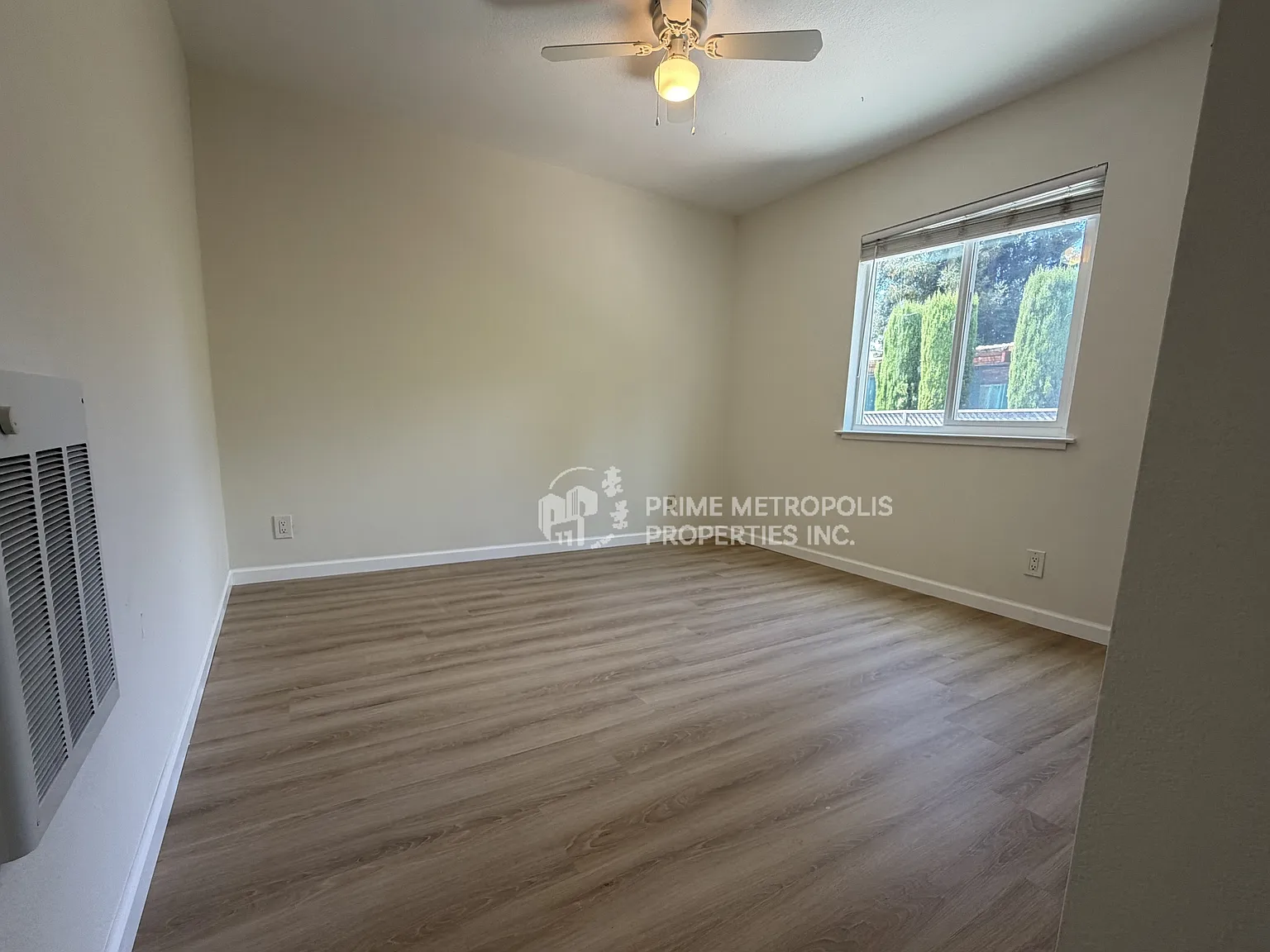 447 Haddon Rd — Photo 2