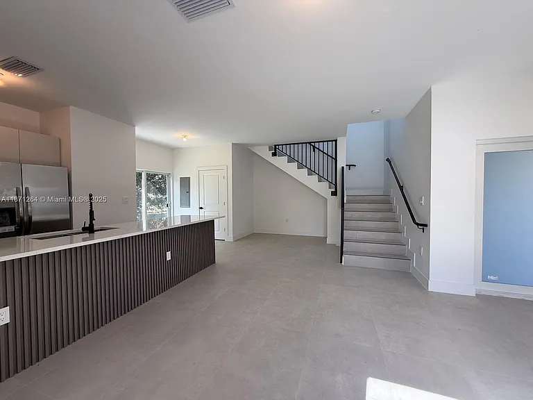 2788 NW 9th Pl — Photo 2