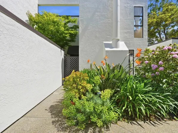 2001 Alameda De Las Pulgas APT 172, San Mateo, CA 94403