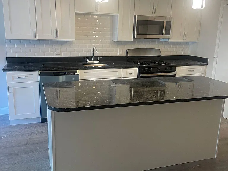 Pondsview Apartments — Photo 17