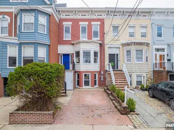 144 Avenue C, Bayonne, NJ 07002