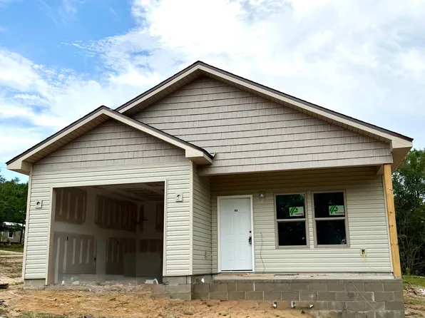 286 Larkspur Ave E, Defuniak Springs, FL 32433