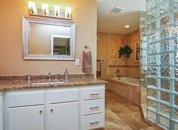 3rd image of 10912 Chatham Ct S