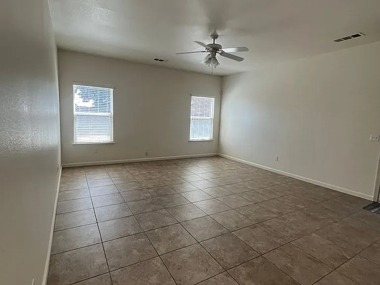 1807 E Harter Ct — Photo 5