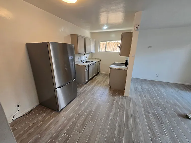 1501 N Oregon St #9 — Photo 5