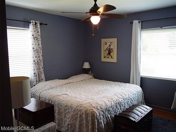 5th image of 2766 S Grafhill Dr