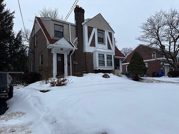 3rd image of 616 Croyden Rd