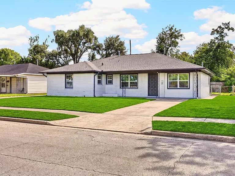 1202 Dogwood Dr — Photo 5