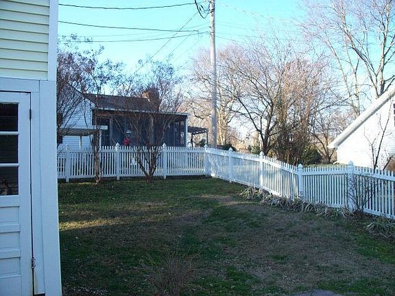 3rd image of 401 N Race St