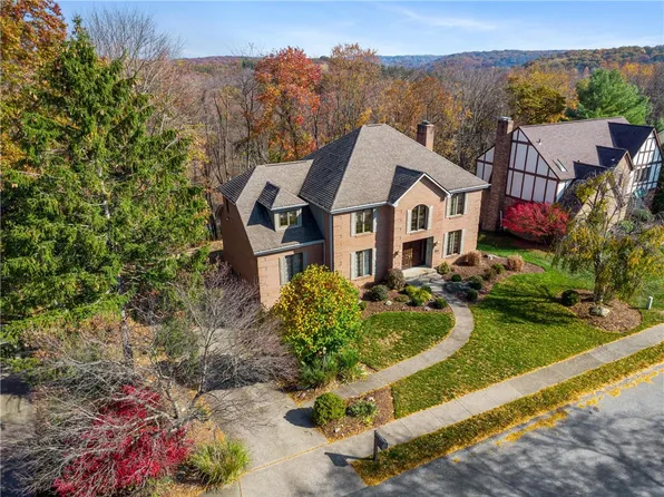 9983 Parkland Dr, Wexford, PA 15090