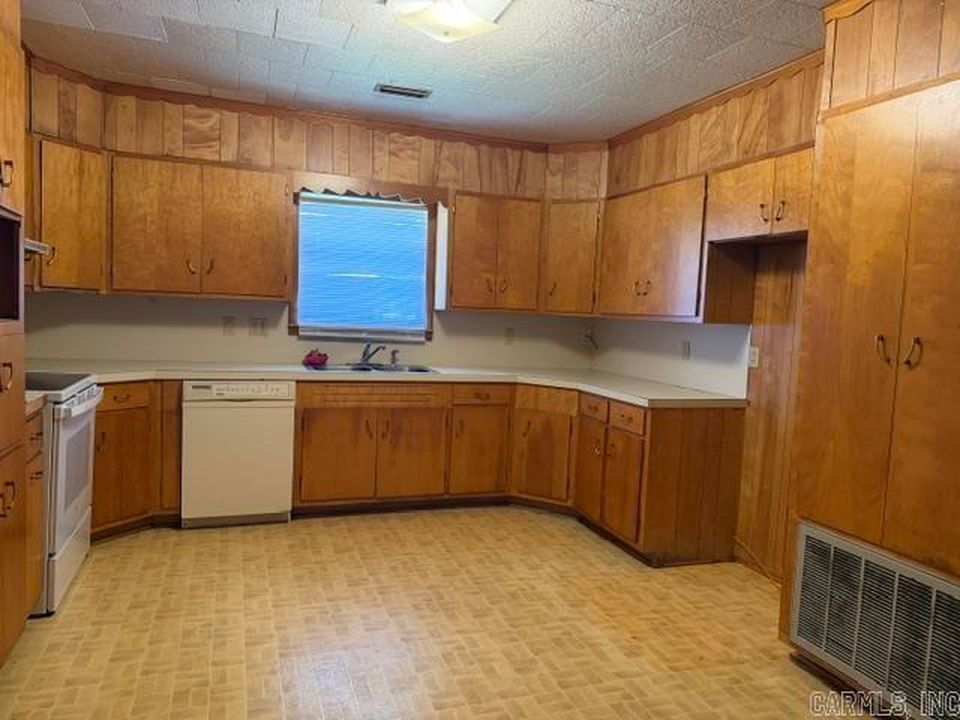 301 S Cedar St, De Witt, AR - View 4