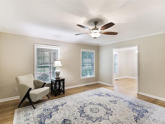 3rd image of 39 Woodhaven Dr