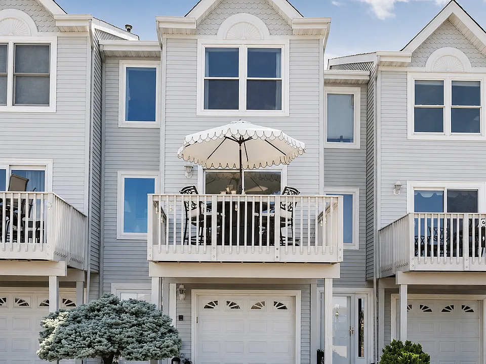 12 Vista Shores Dr