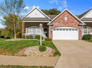 5004 Castlegate Ln, Godfrey, IL 62035