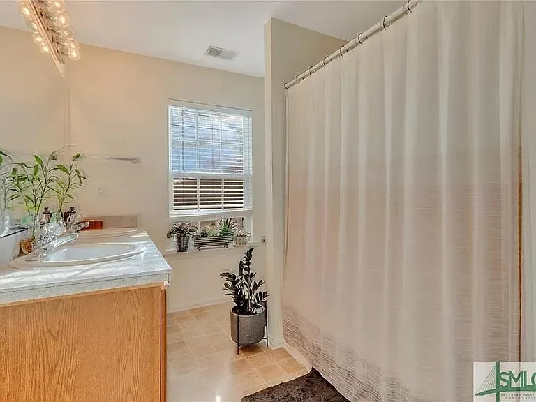 137 Fairgreen St — Photo 6