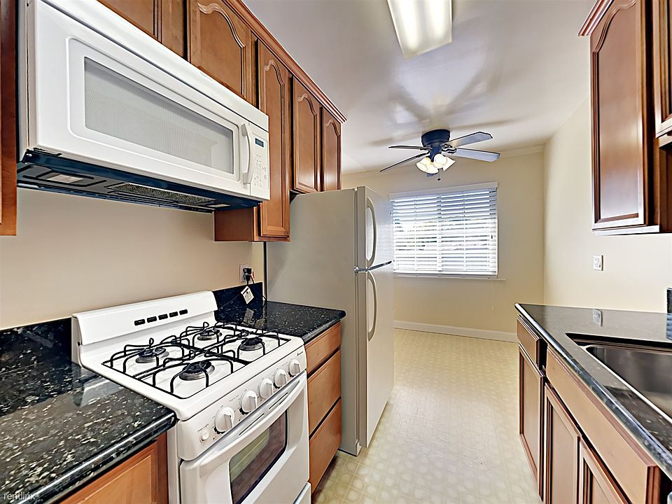 1st image of 1878 Park Ave APT 7