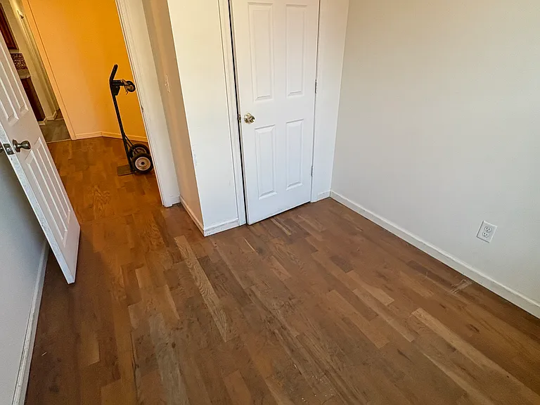 230 3rd St #6 — Photo 3