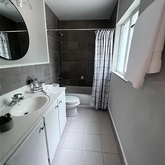 3857 W University Ave — Photo 8