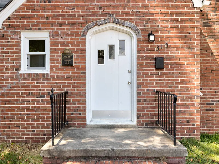 315 N Maple St — Photo 14