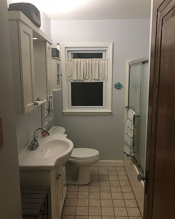 2018Remodeled Full Bath