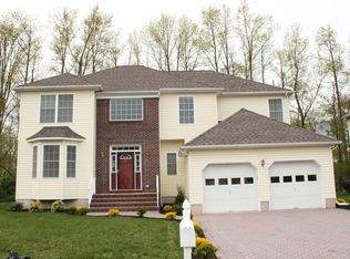 18 Chesapeake Rd, Monmouth Junction, NJ 08852