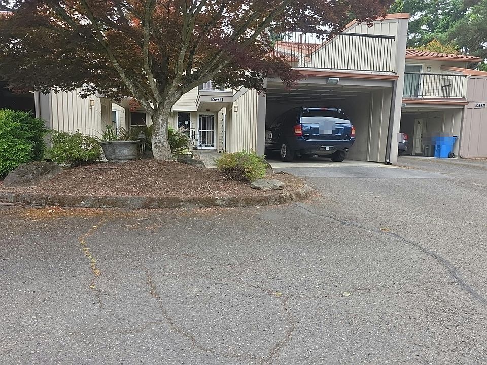 1st image of 5723 NE Hazel Dell Ave APT B