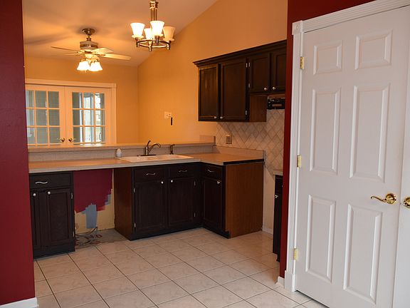 5th image of 3451 Plymouth Ln