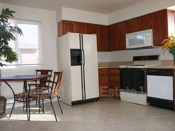 2nd image of 363 Geneva St APT D