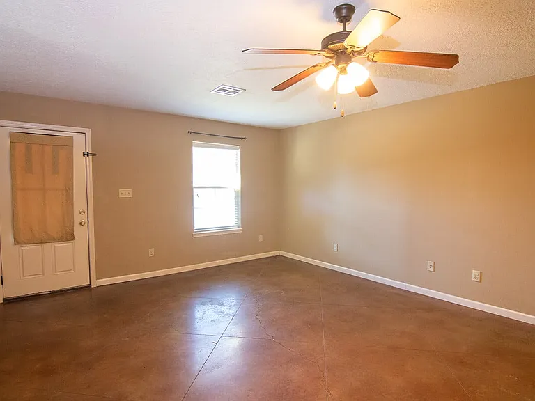 225-SHJ-PKWY-PEYTON-PLACE-living_03252025