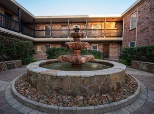 402 Post Office St APT 105, Galveston, TX 77550