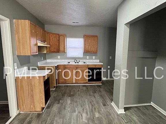 4th image of 916 Avenue C APT 1