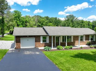 395 Bankert Rd, Hanover, PA 17331
