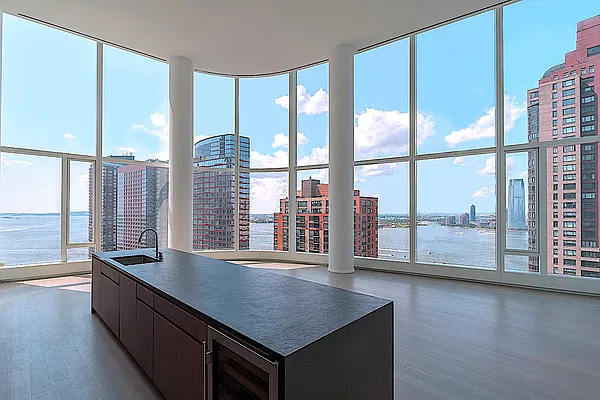 Rented by New York Casas Ltd. | media 46