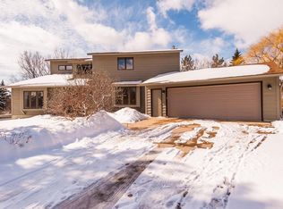 3515 Lakeview Ct NE, Rochester, MN 55906