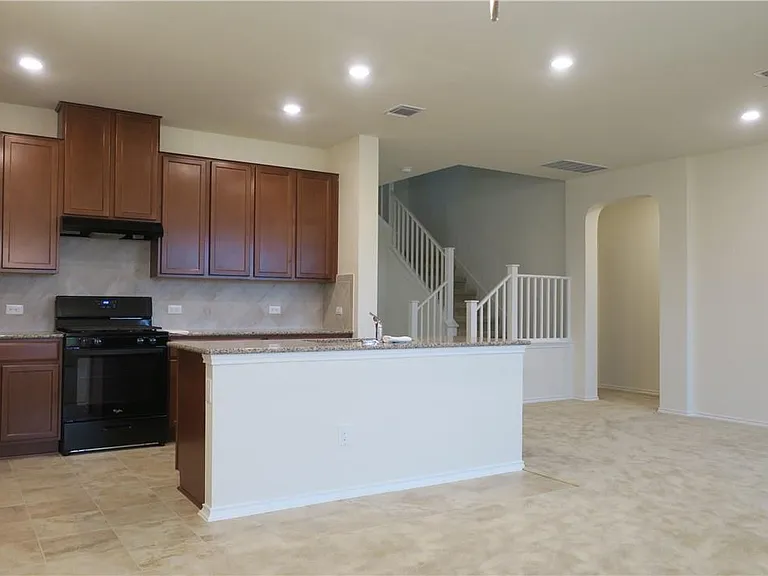 1313 Arbor Acres Loop — Photo 4