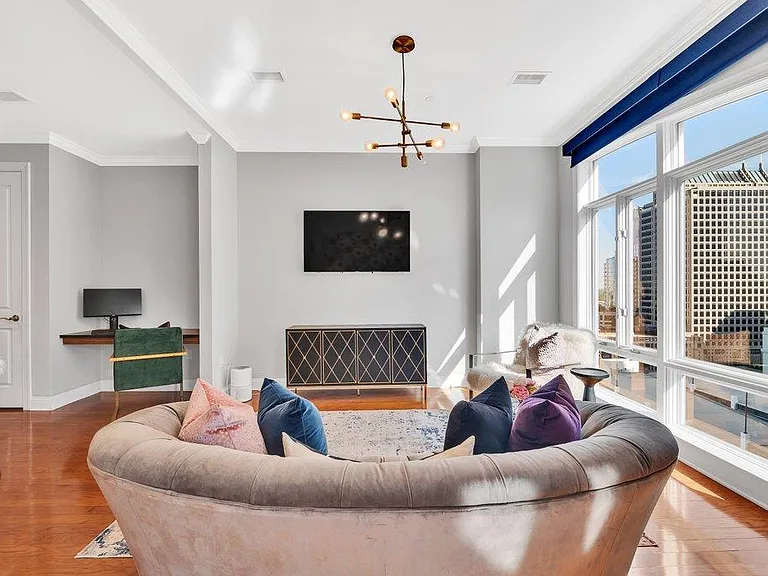 230 Tryon St #1104 — Photo 2