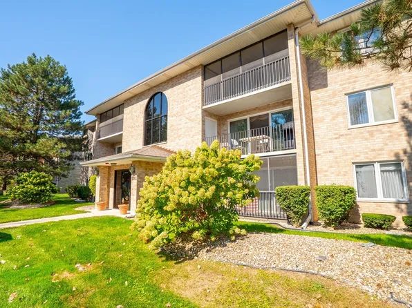4940 134th Ct APT 411, Crestwood, IL 60418