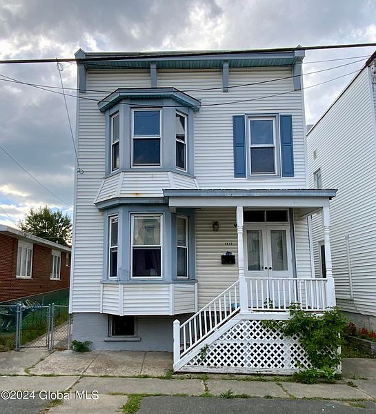 3rd image of 1517 6th Avenue
