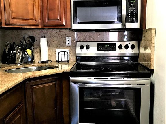 5th image of 81 Vera St APT C