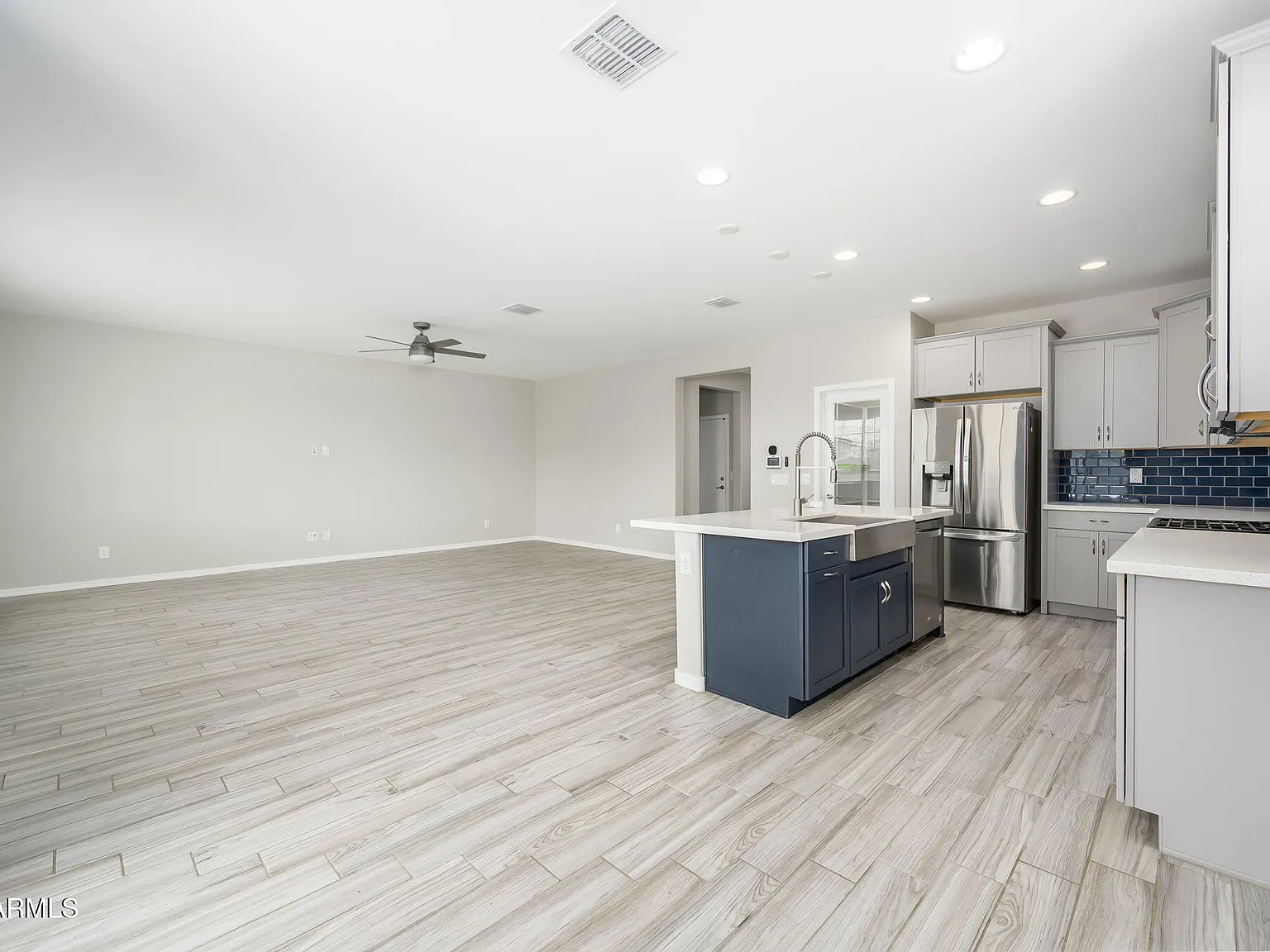 4 bed, 2.5 bath, 2636 sqft, $3,000 — Photo 4