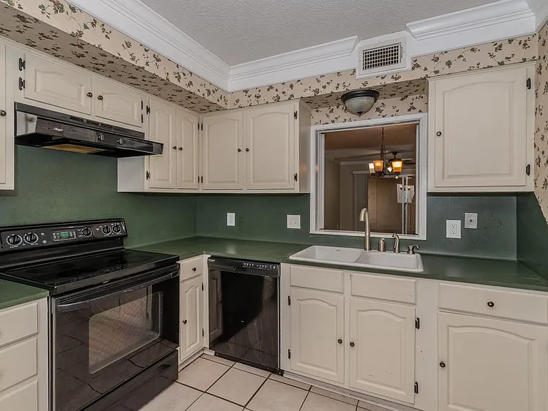 6130 Afton Ln — Photo 4