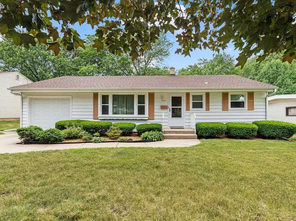 709 Woodland Dr, Rockford, IL 61108