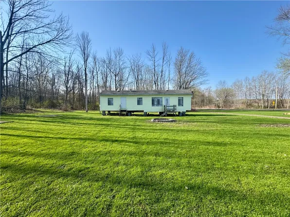 8208 Walnut Rd, Wolcott, NY 14590