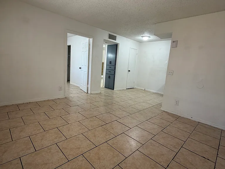 Mirador Apartments — Photo 2