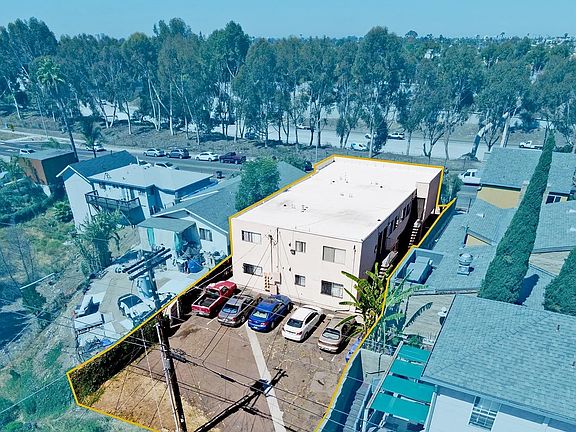 3rd image of 3751 Central Ave