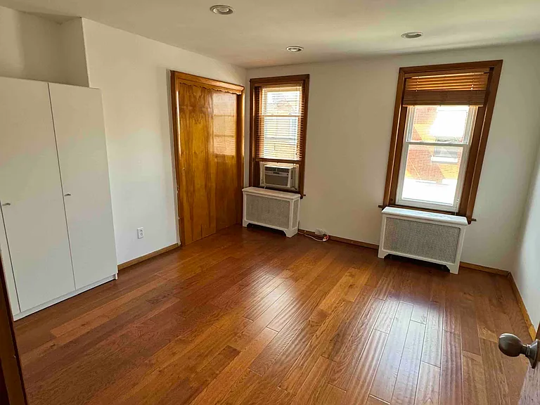 918 Daly St — Photo 21