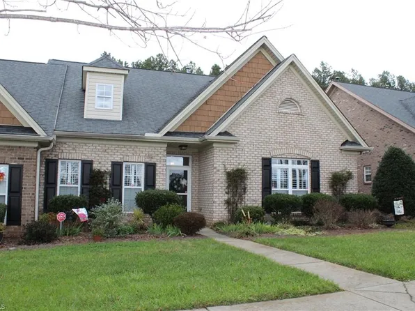 1619 Crestlawn Trl, Pfafftown, NC 27040