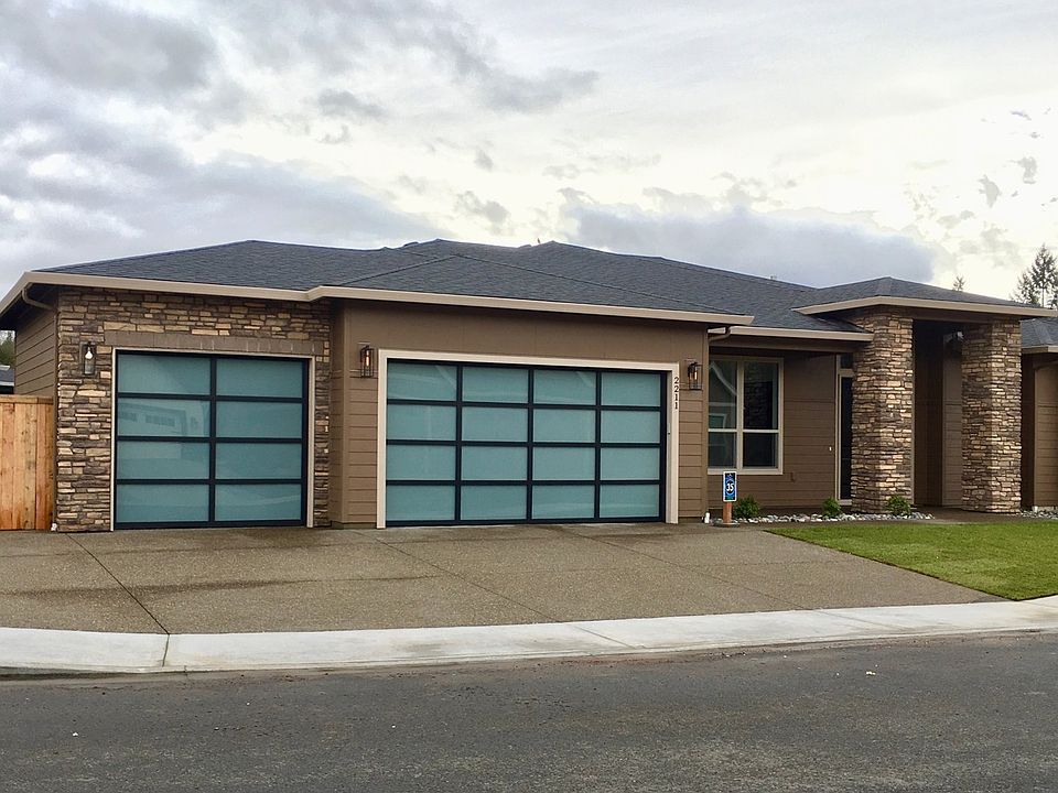 2nd image of 2211 NE 173rd St