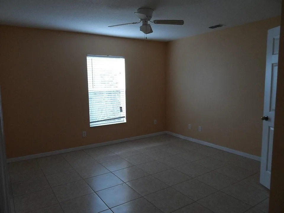 1357 Maumee St